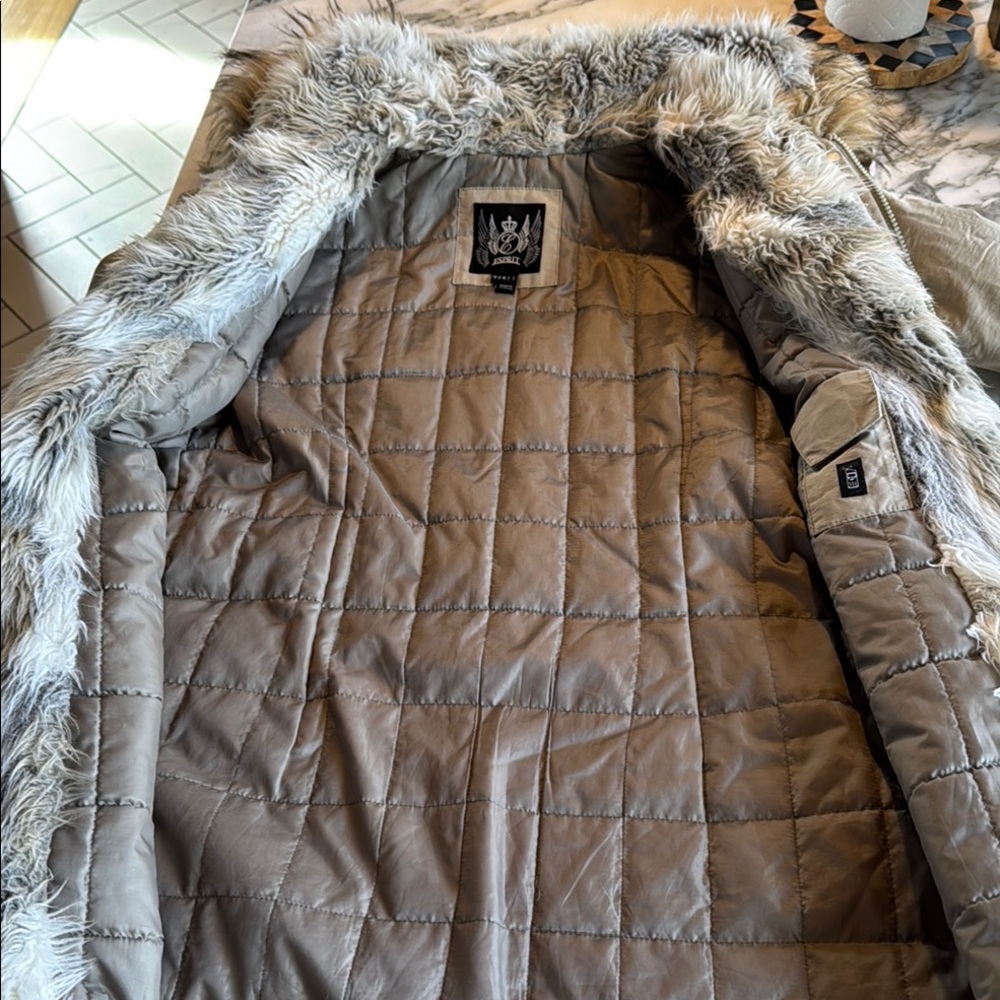 Esprit Vintage Y2K Parka with Faux Fur Trim Women’s size Medium - Picture 11 of 16